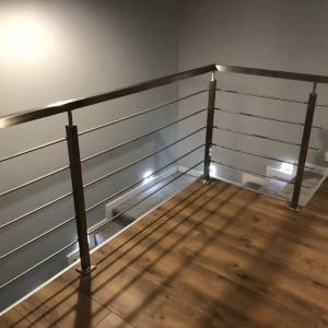 Balustrada Barierka ze Stali Nierdzewnej Przekrój Kwadratowy - Kompletna Balustrada Nierdzewna do Samodzielnego Montażu na Wymiar